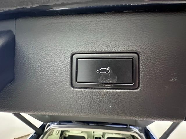 Used 2021 Volkswagen Atlas SEL Premium AWD/4WD image 16