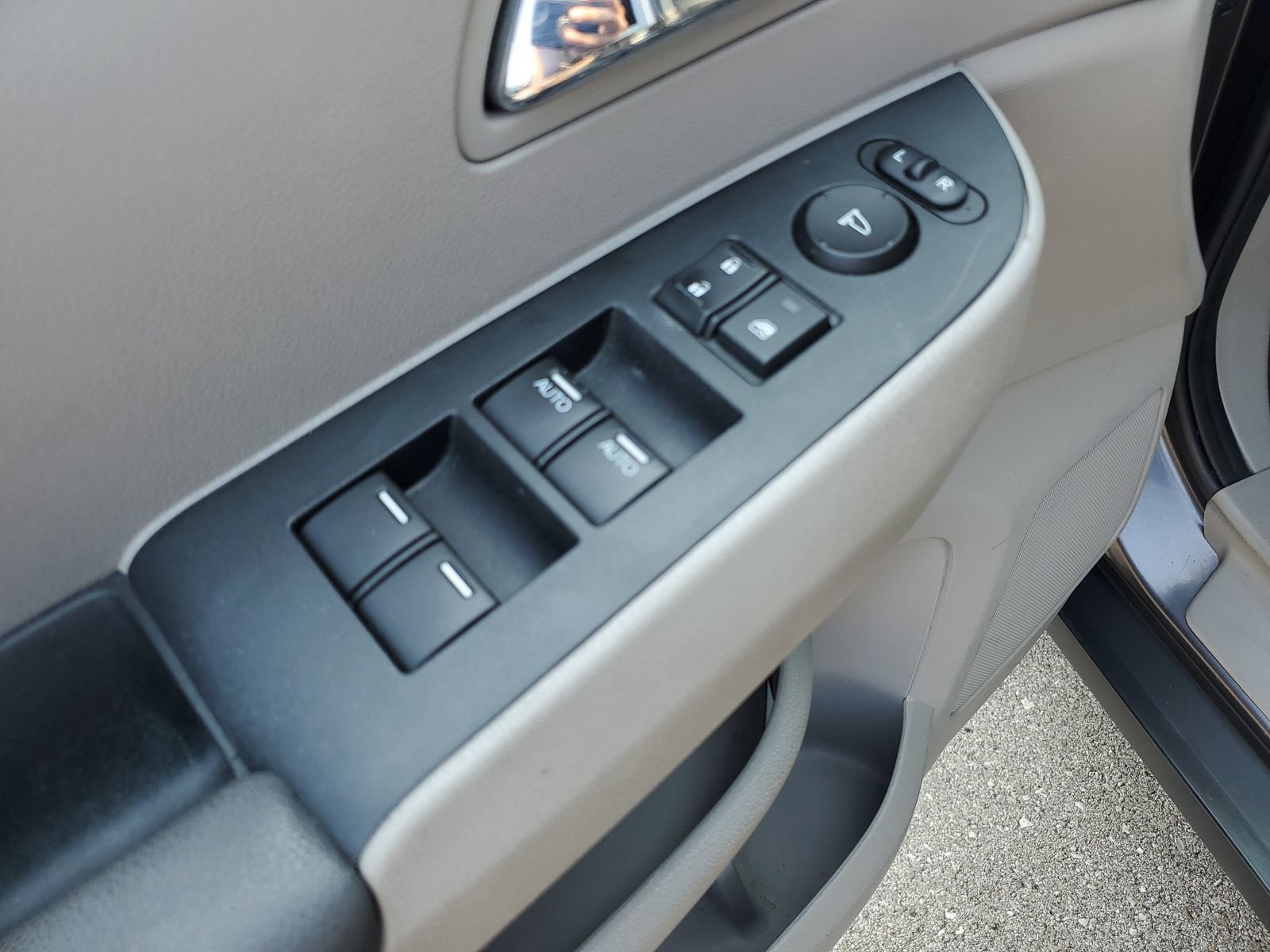 Used 2015 Honda Odyssey LX image 20