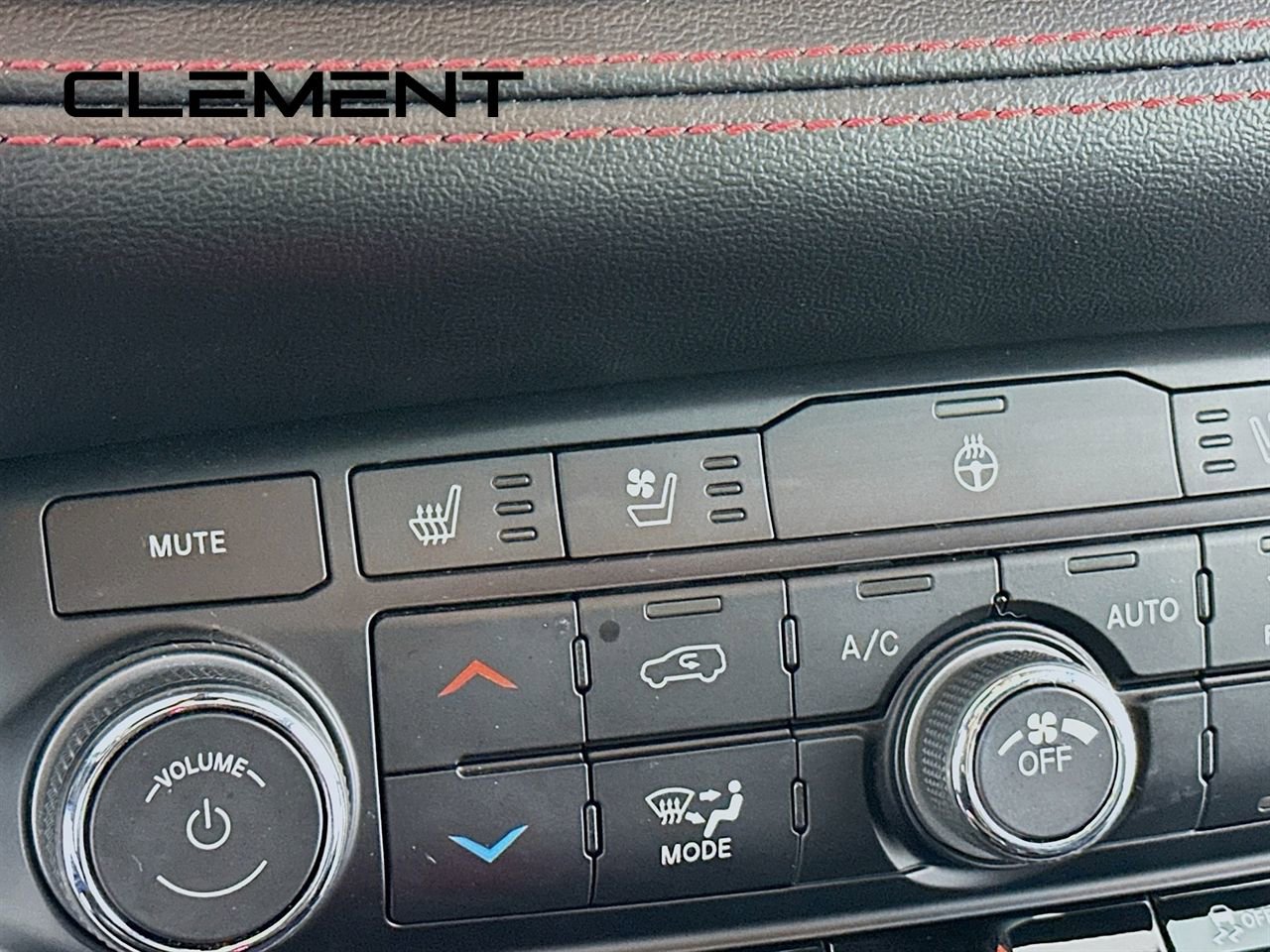 Used 2023 Dodge Durango GT image 23