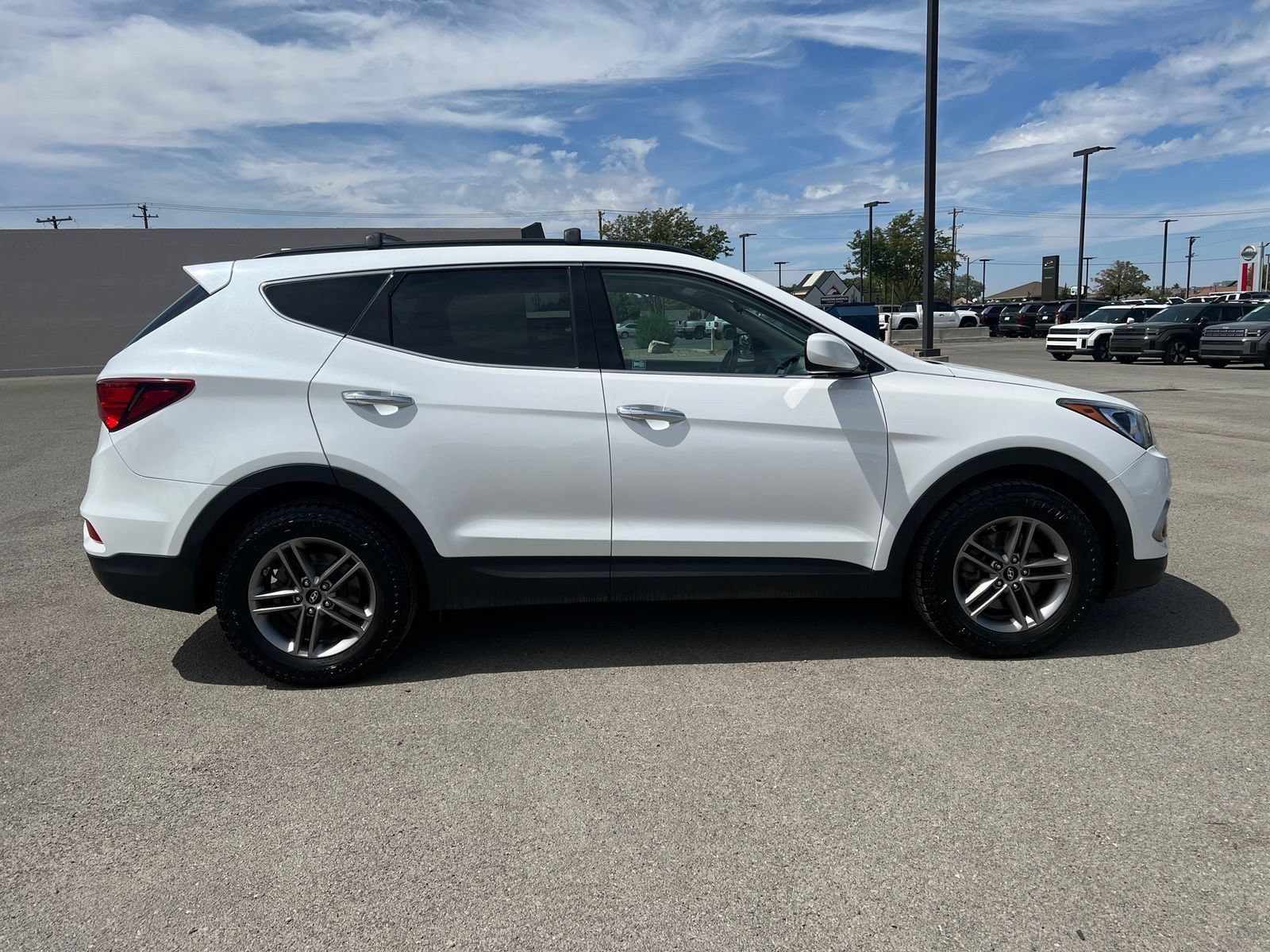 Used 2017 Hyundai Santa Fe Sport AWD/4WD image 2