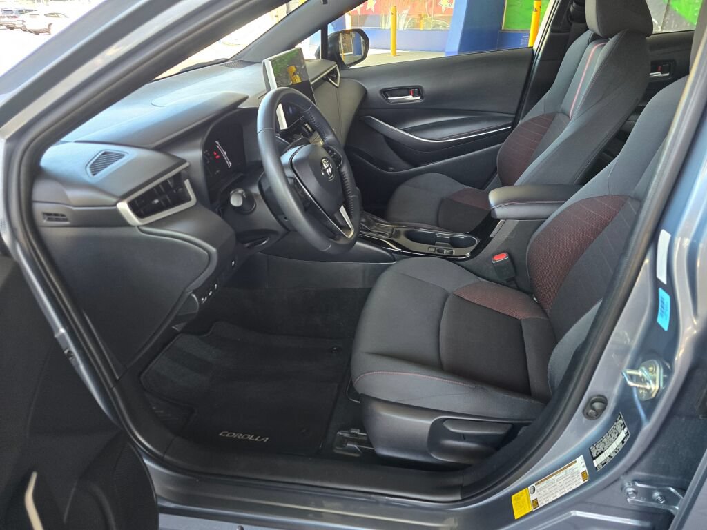 Used 2025 Toyota Corolla SE w/ SE Premium Package FWD image 22