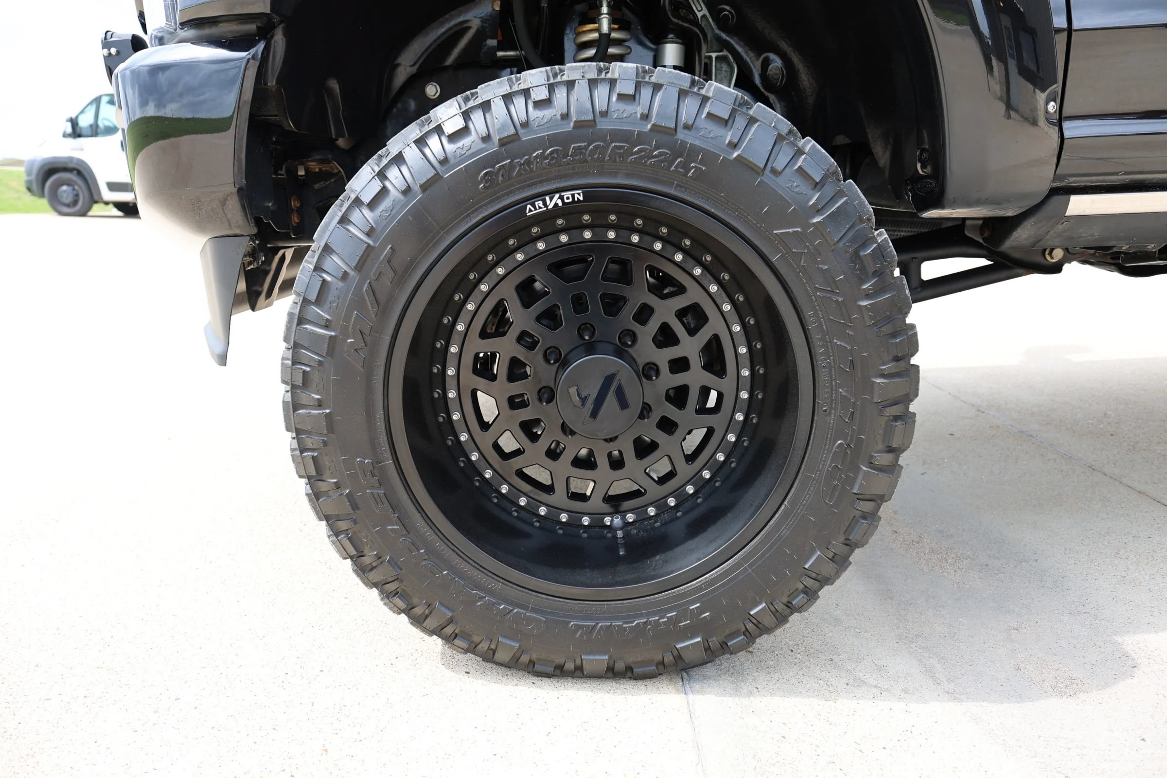 Used 2021 Ford F350 Platinum w/ FX4 Off-Road Package AWD/4WD image 25