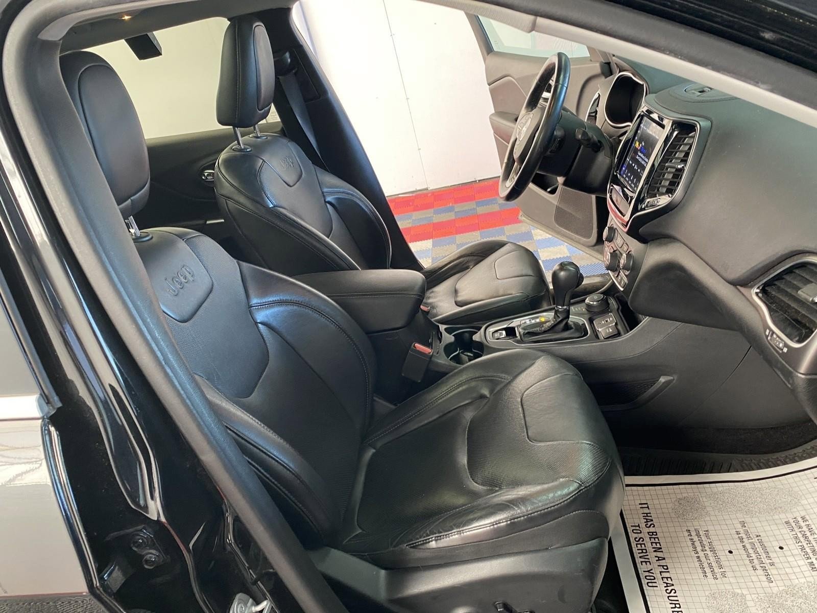 Used 2019 Jeep Cherokee Limited image 9