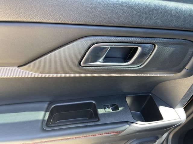 Used 2025 Ford Explorer ST-Line w/ ST-Line Street Pack AWD/4WD image 32