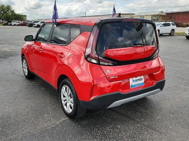 Used 2023 Kia Soul LX FWD image 3
