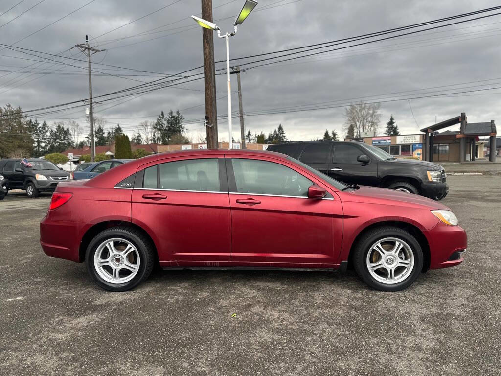 Used 2011 Chrysler 200 Touring image 5