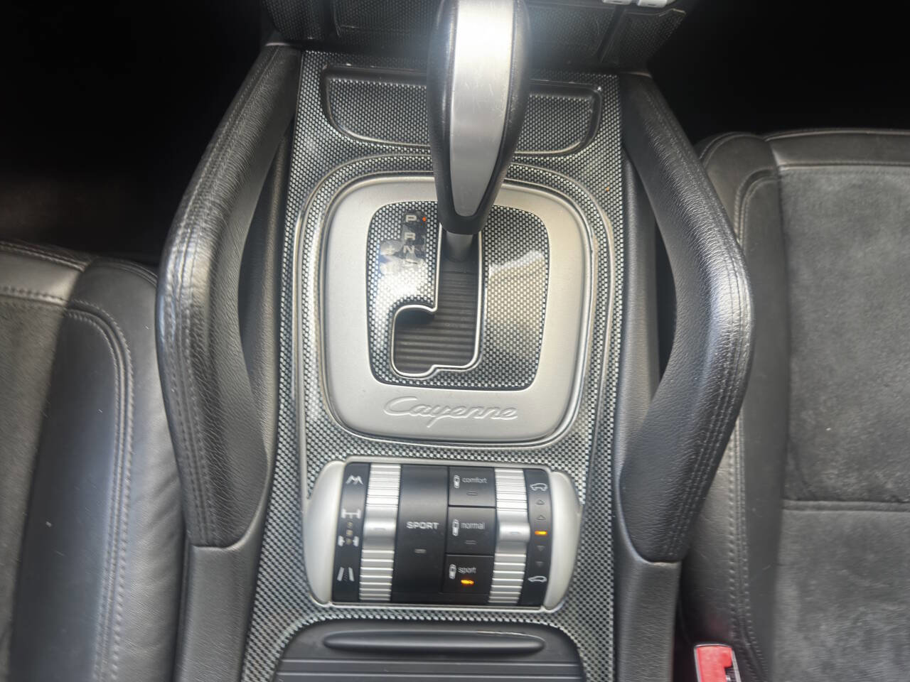 Used 2008 Porsche Cayenne GTS image 28