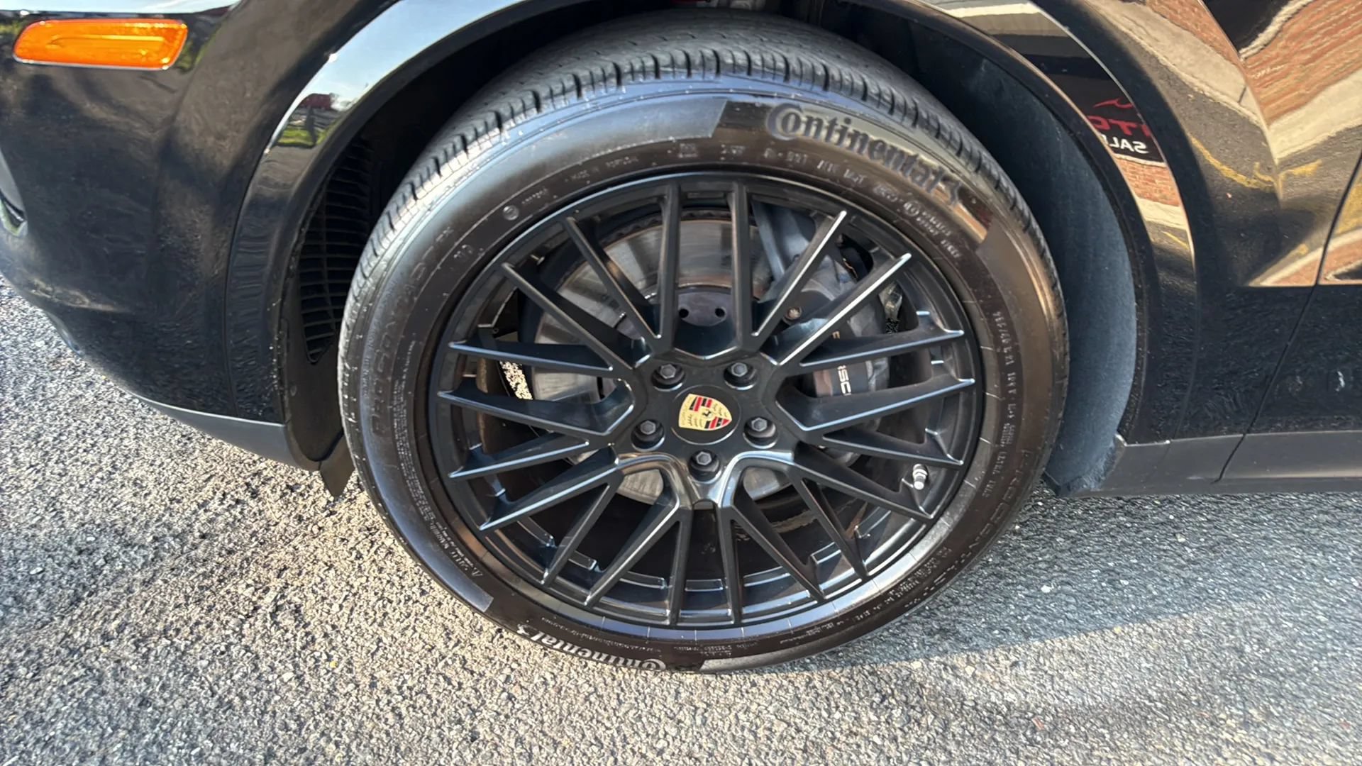 Used 2023 Porsche Cayenne Platinum Edition AWD/4WD image 9