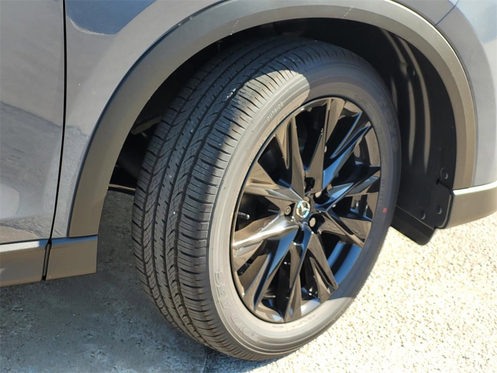 New 2025 MAZDA CX-5 Carbon Edition image 4