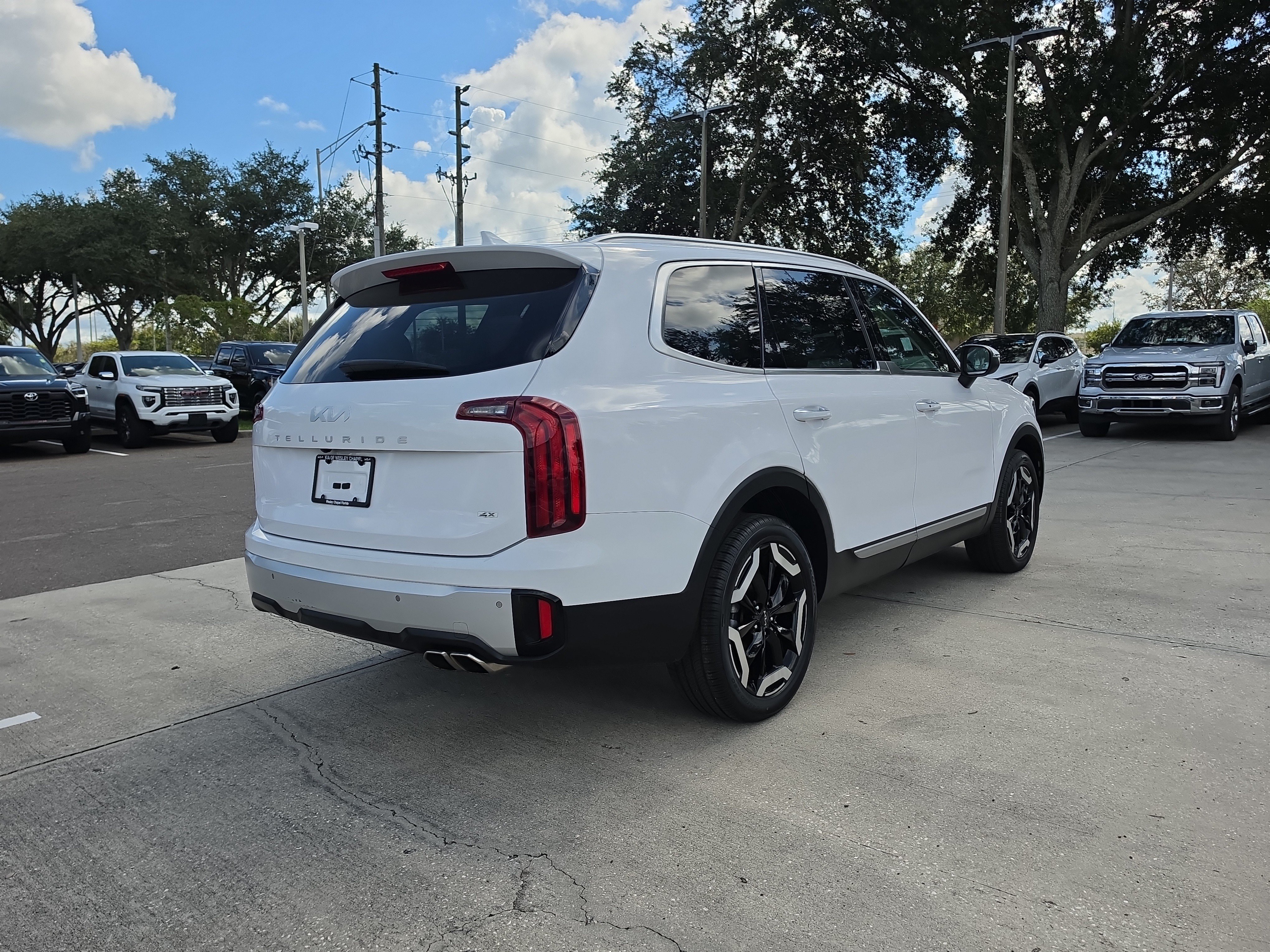Certified 2024 Kia Telluride S w/ S Sunroof Package AWD/4WD image 7