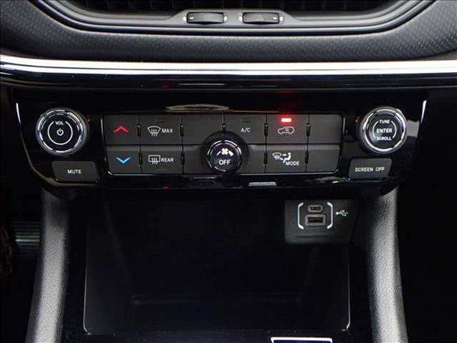 New 2026 Jeep Compass Latitude AWD/4WD image 18