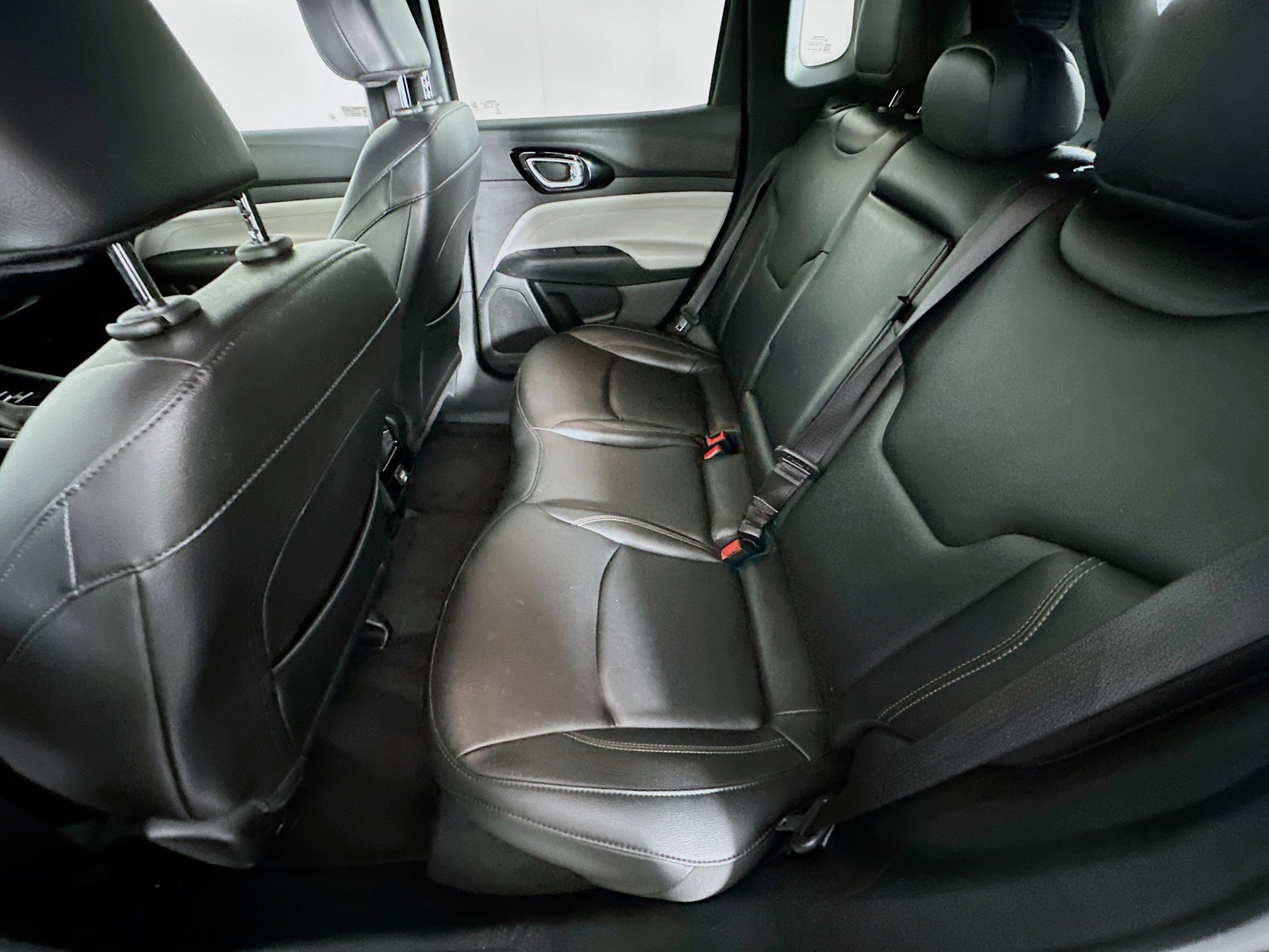 Used 2024 Jeep Compass Limited image 27