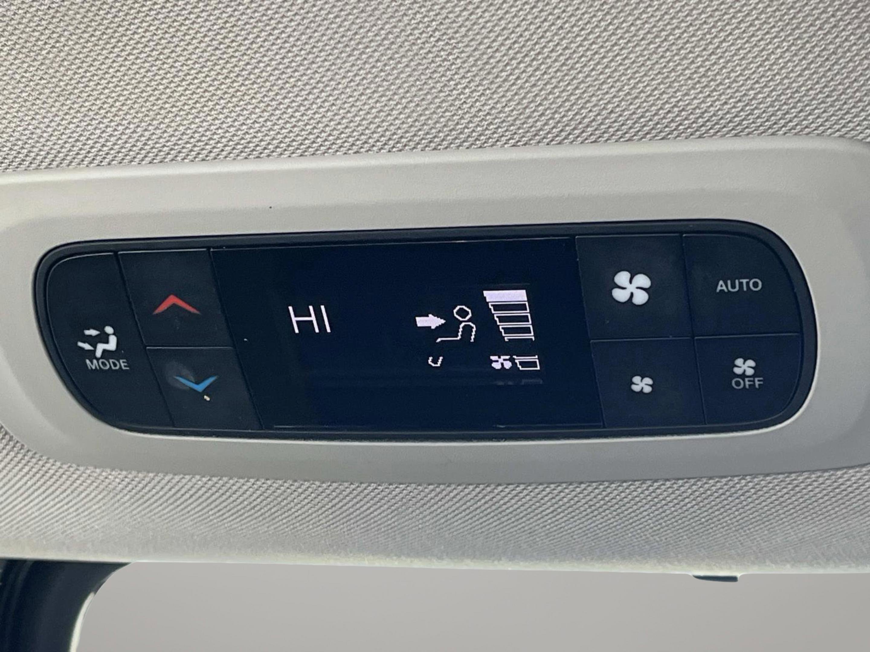 Used 2024 Chrysler Pacifica Touring-L image 20