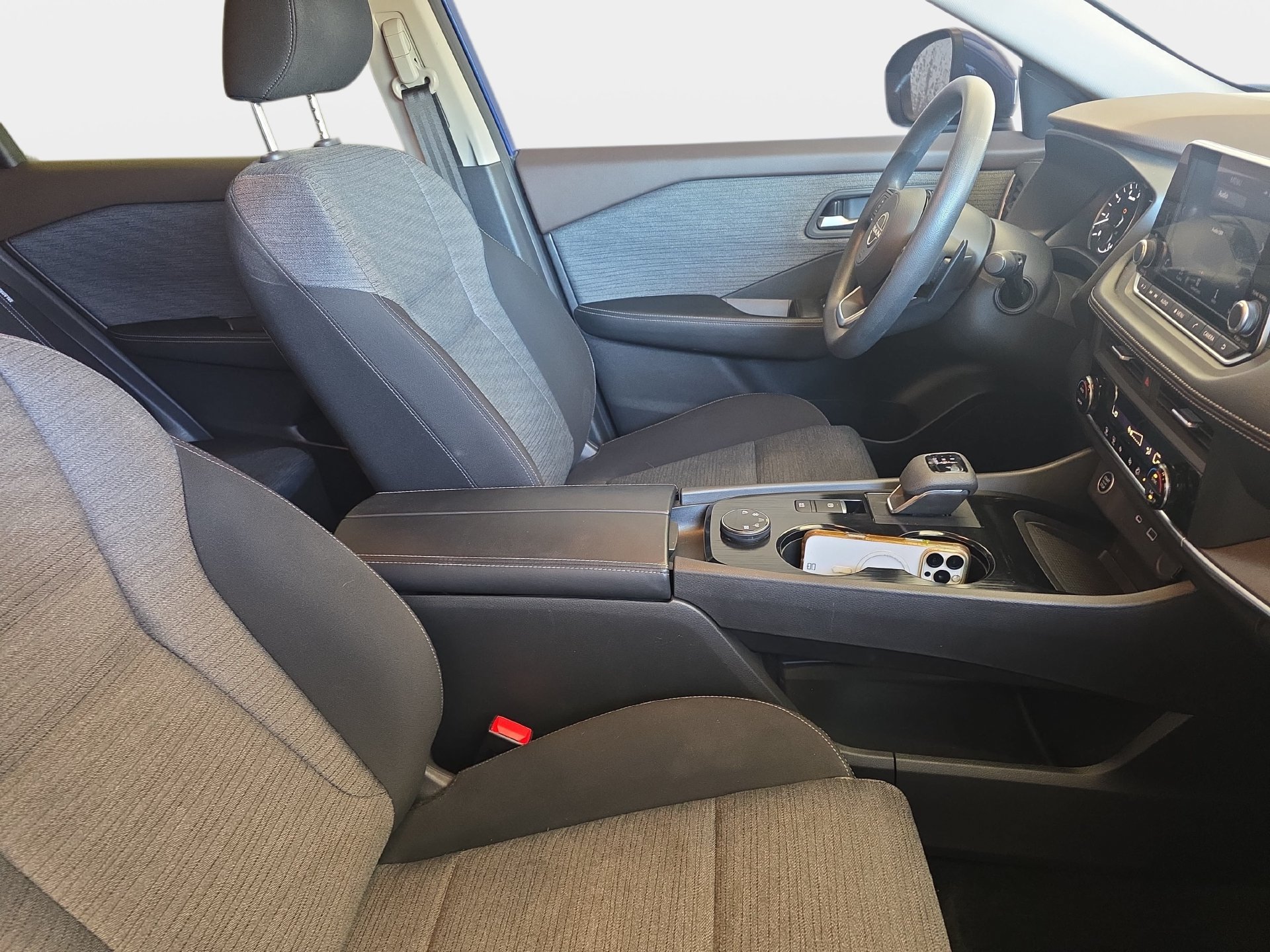 Used 2023 Nissan Rogue SV AWD/4WD image 10