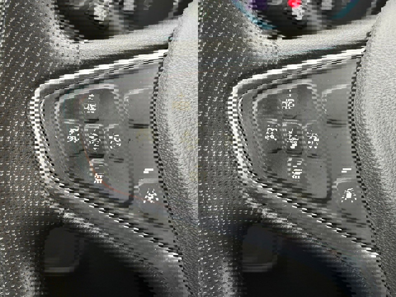 Used 2024 Chevrolet Equinox LS image 16