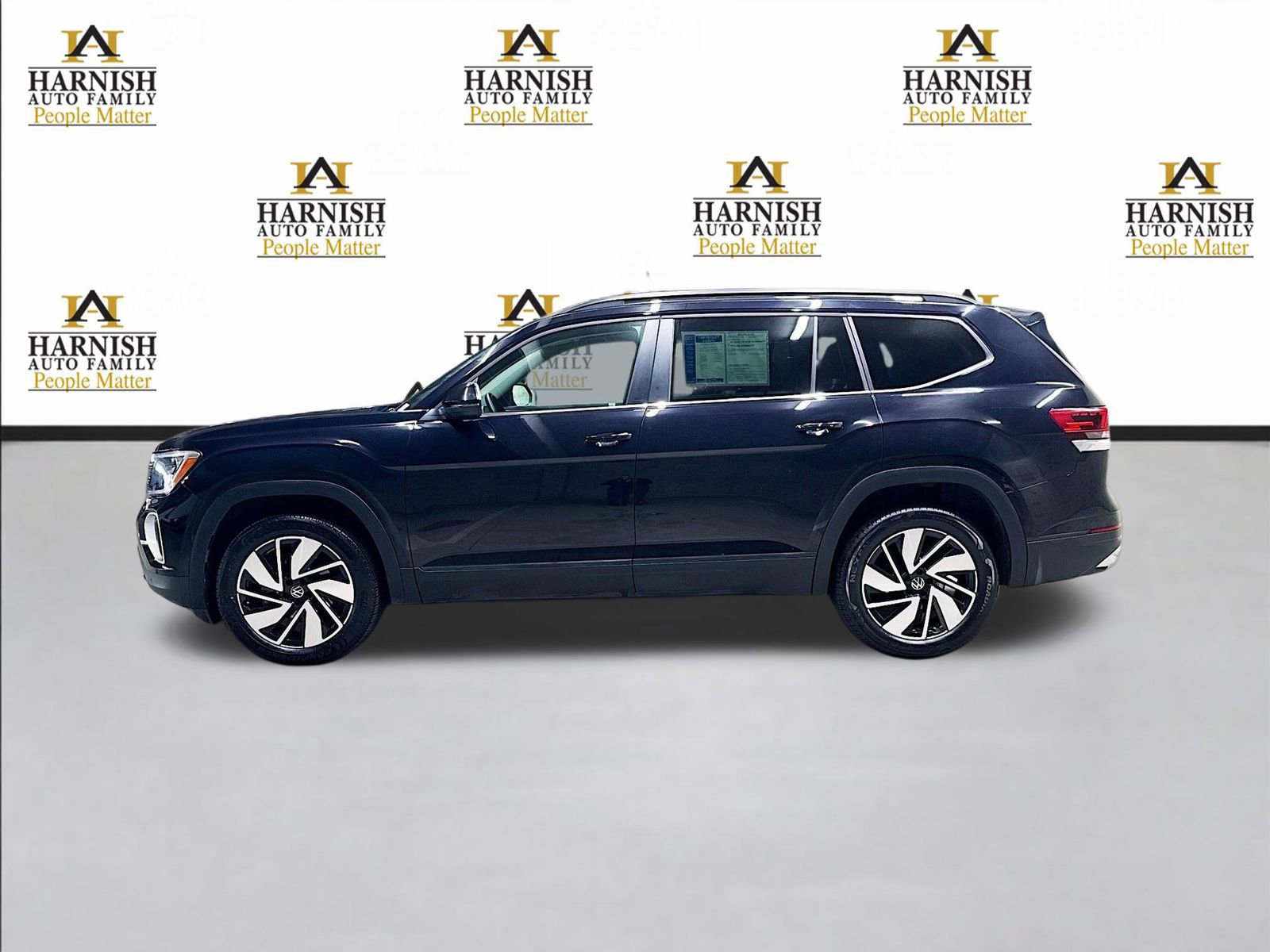 Used 2025 Volkswagen Atlas SE image 8