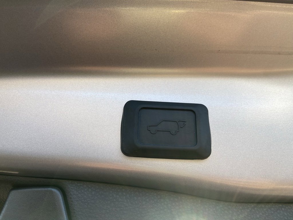 Used 2025 Toyota RAV4 XLE image 31