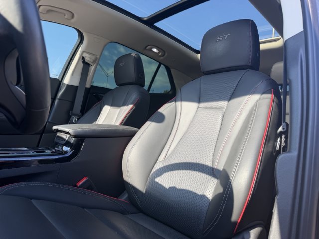 Used 2023 Buick Envision Essence w/ Sport Touring Package AWD/4WD image 13