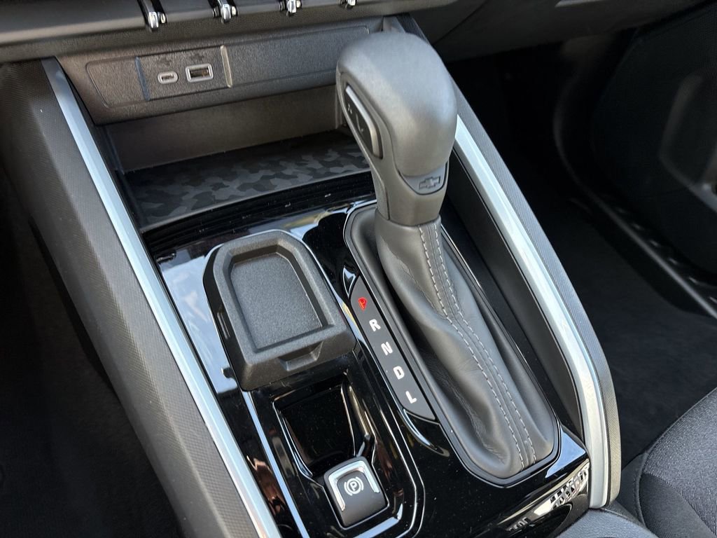 New 2025 Chevrolet Colorado W/T image 17