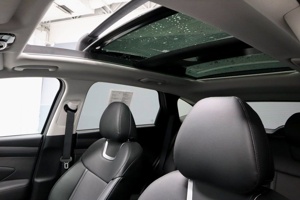 Certified 2025 Hyundai Tucson Limited image 33