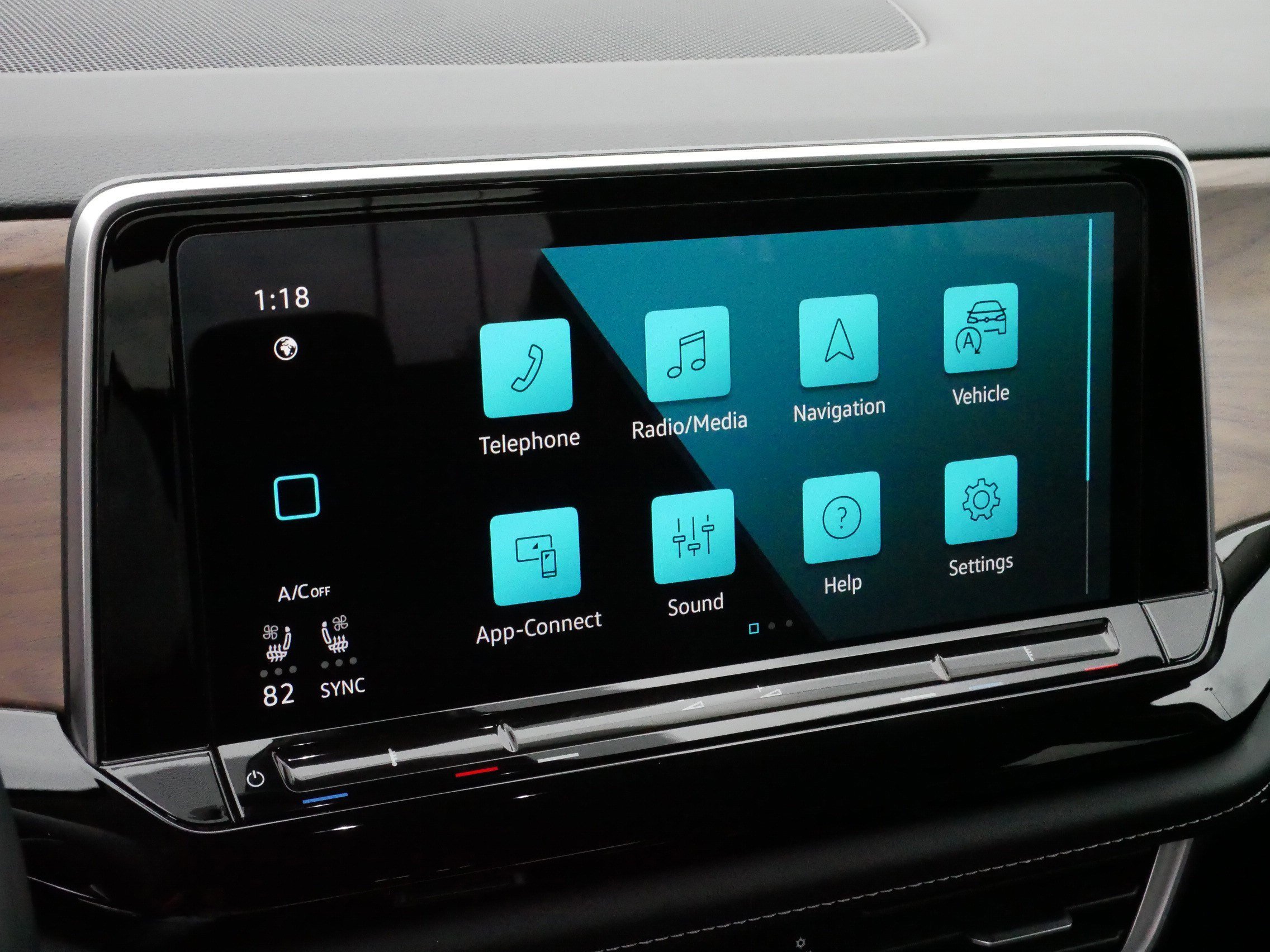 Certified 2024 Volkswagen Atlas SE image 22