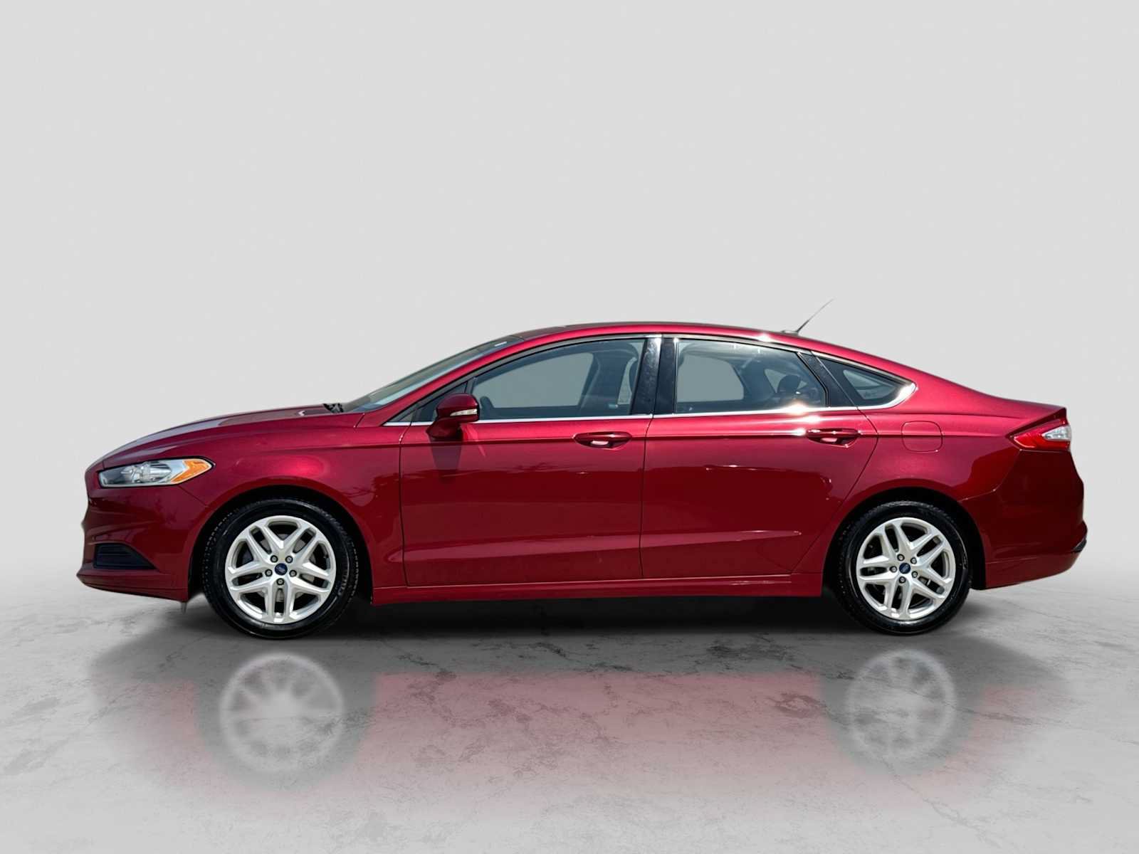 Used 2013 Ford Fusion SE FWD image 3