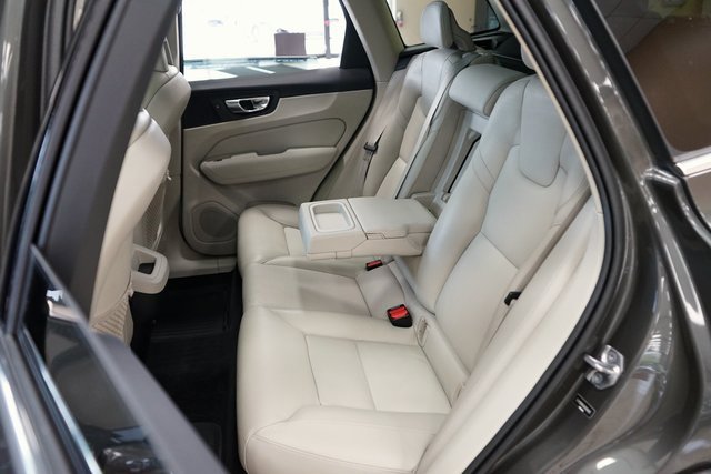 Used 2019 Volvo XC60 T5 Momentum w/ Multimedia Package image 51