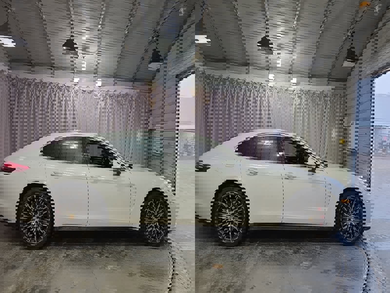 Used 2017 Porsche Panamera Turbo image 8