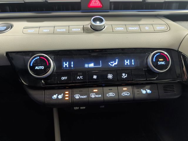 Certified 2025 Hyundai Elantra Limited image 20