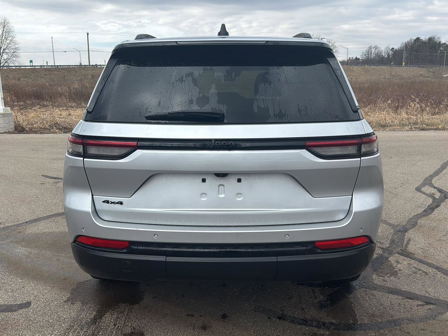 Used 2025 Jeep Grand Cherokee Altitude image 4