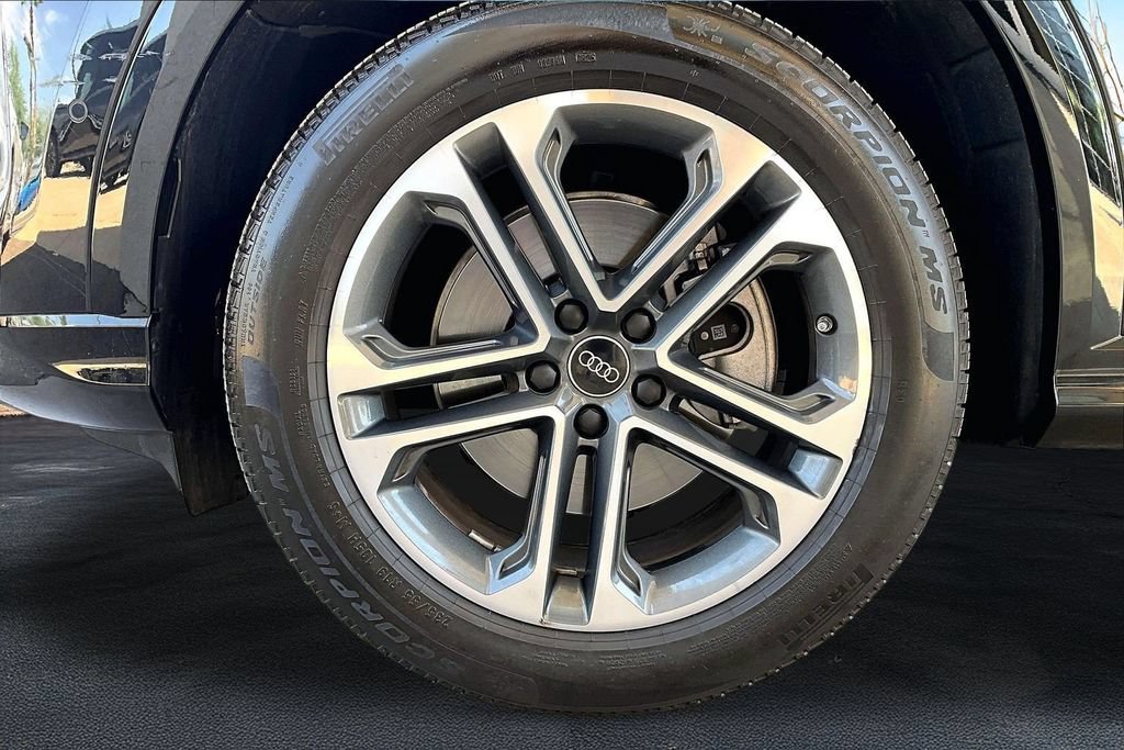 Used 2025 Audi Q5 Premium w/ Convenience Package AWD/4WD image 9