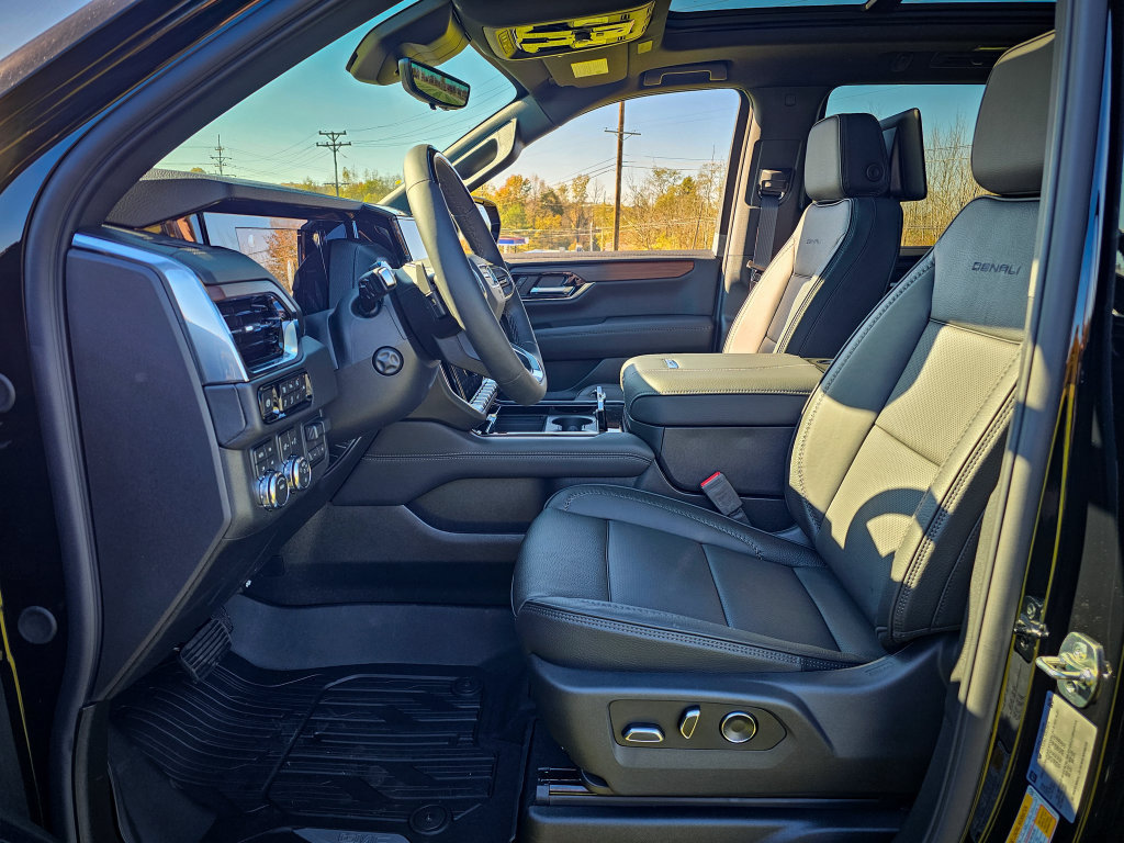 New 2027 GMC Yukon Denali w/ Denali Reserve Package AWD/4WD image 15