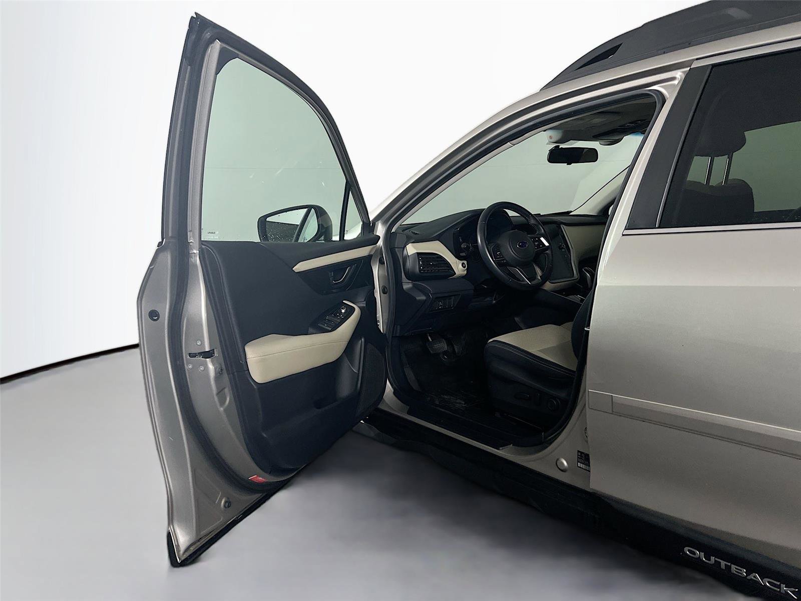 Used 2020 Subaru Outback Premium image 17