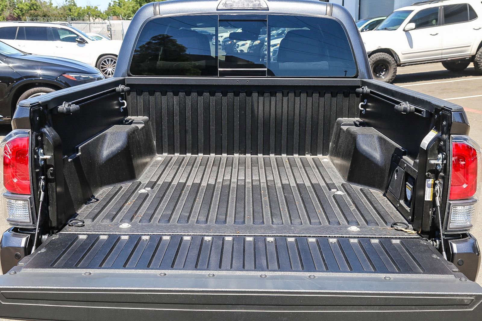 Used 2023 Toyota Tacoma TRD Off-Road w/ Technology Package AWD/4WD image 24