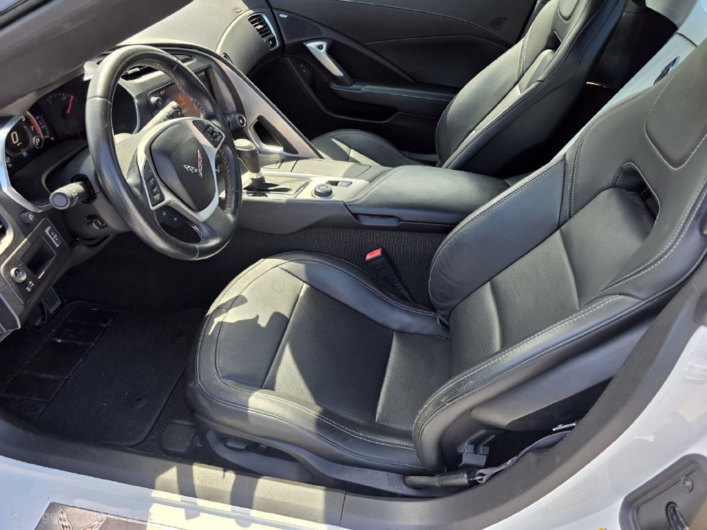 Used 2015 Chevrolet Corvette Stingray Convertible RWD image 10