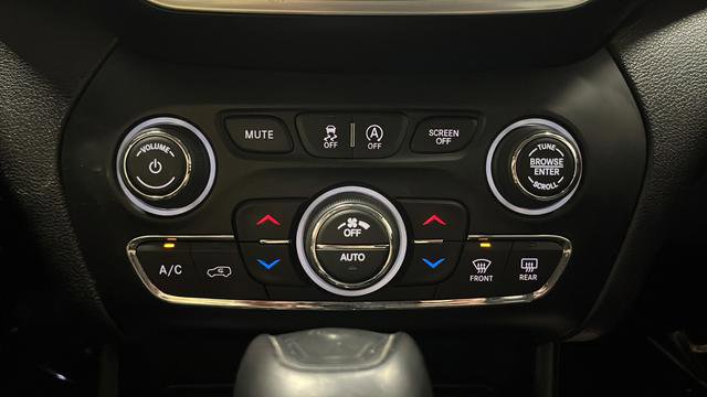 Used 2022 Jeep Cherokee Trailhawk w/ Sun, Sound & Nav Group AWD/4WD image 18