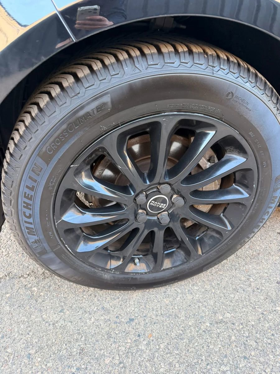 Used 2020 Land Rover Range Rover image 22