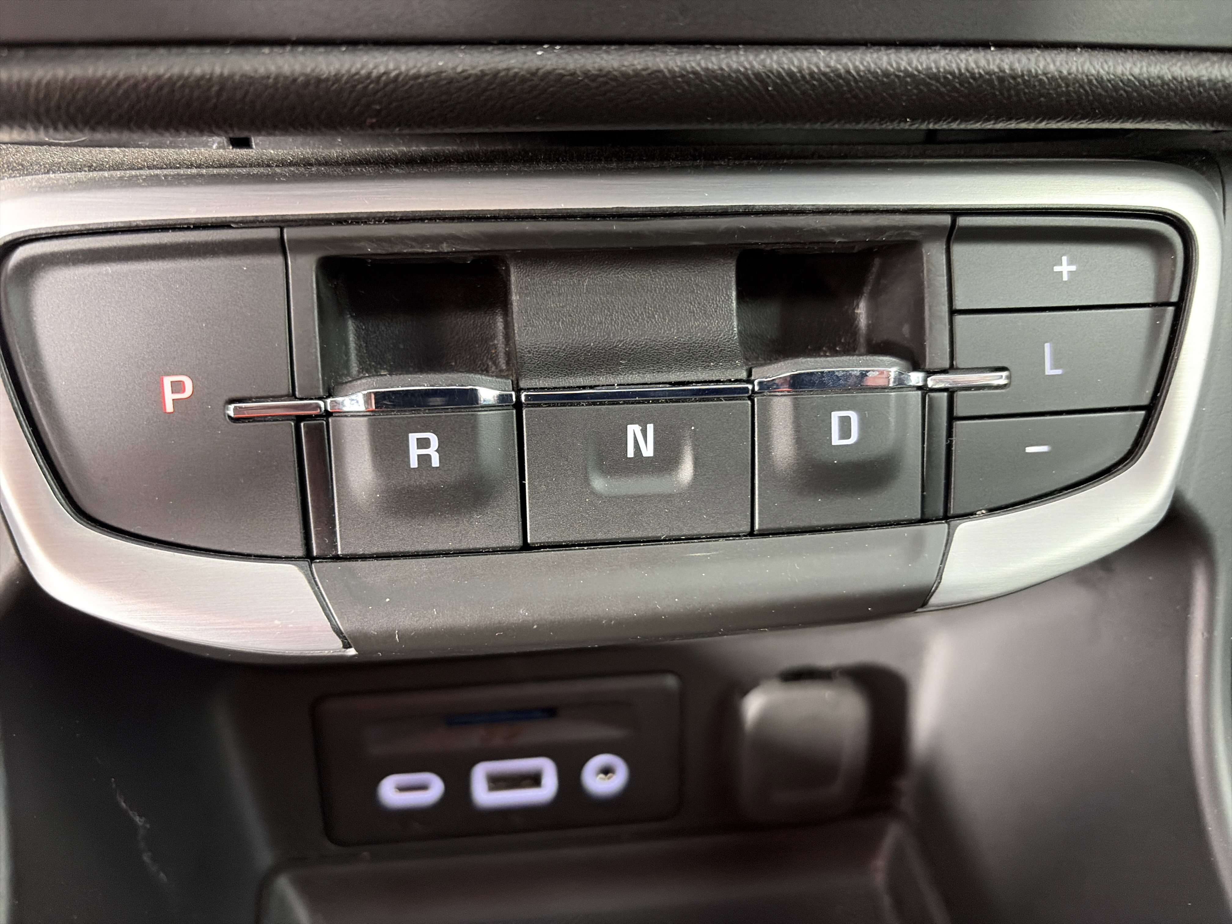 Used 2023 GMC Terrain SLT image 26