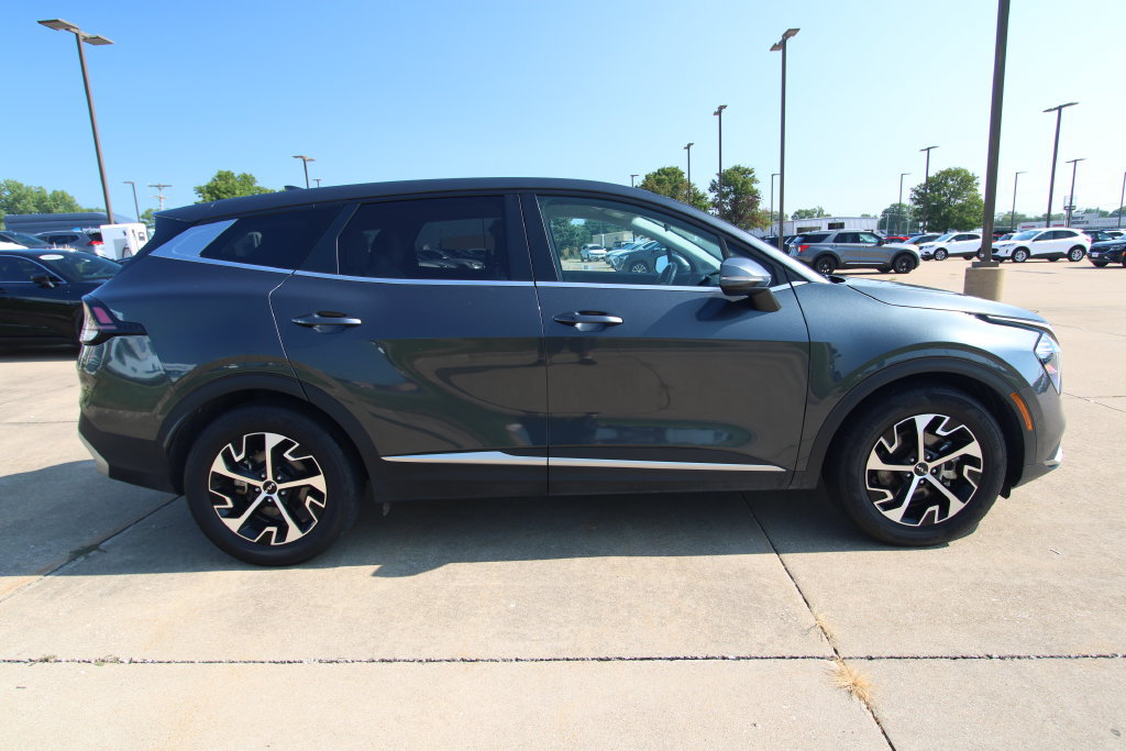 Used 2023 Kia Sportage EX FWD image 4