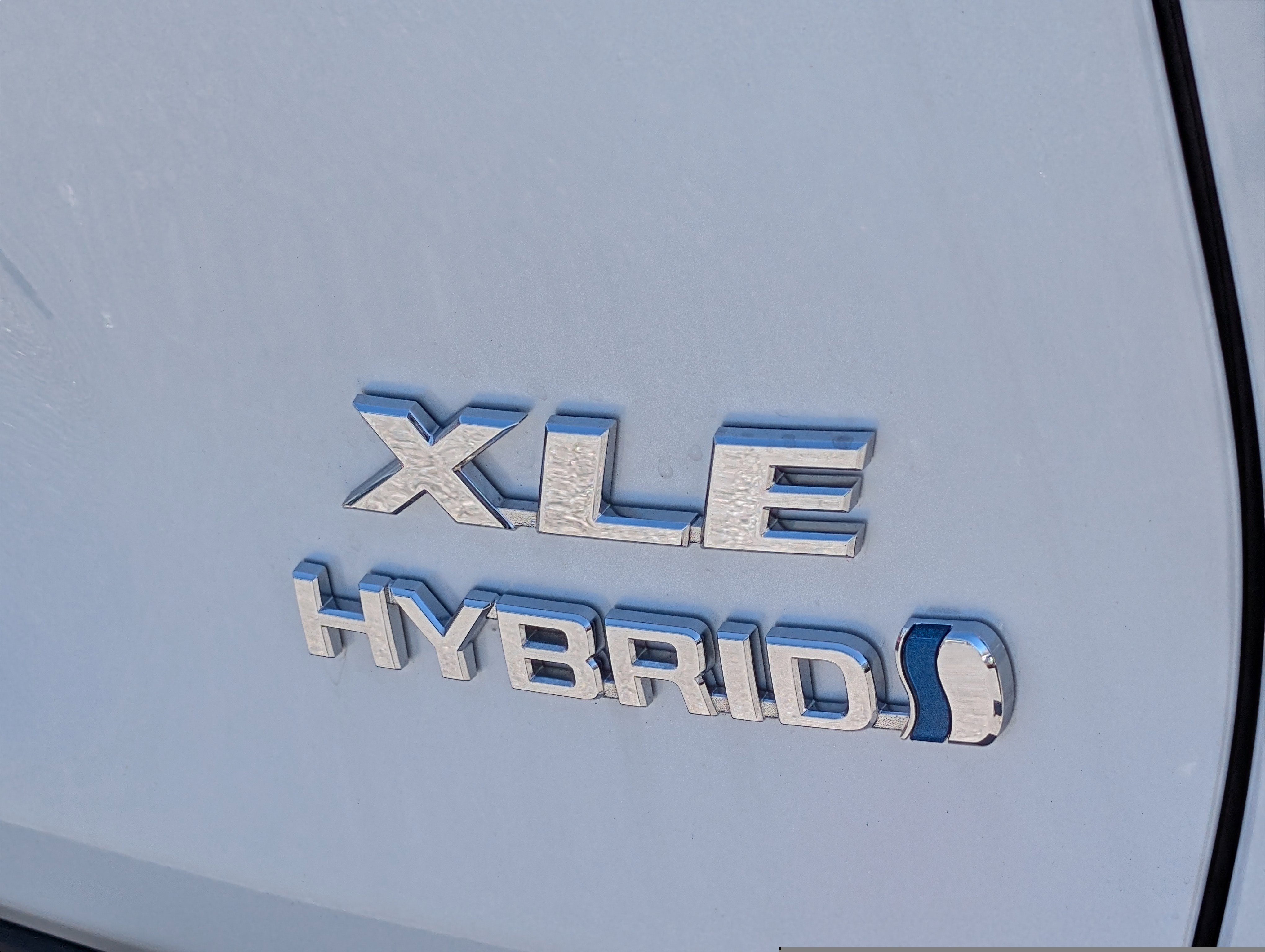 Used 2023 Toyota RAV4 XLE Premium AWD/4WD image 9
