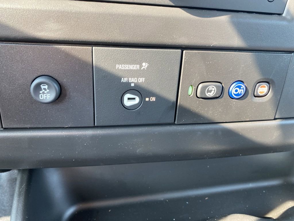 New 2025 Chevrolet Express 3500 w/ Driver Convenience Package RWD image 29