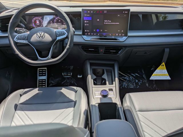 New 2026 Volkswagen Tiguan SE R-Line FWD image 15
