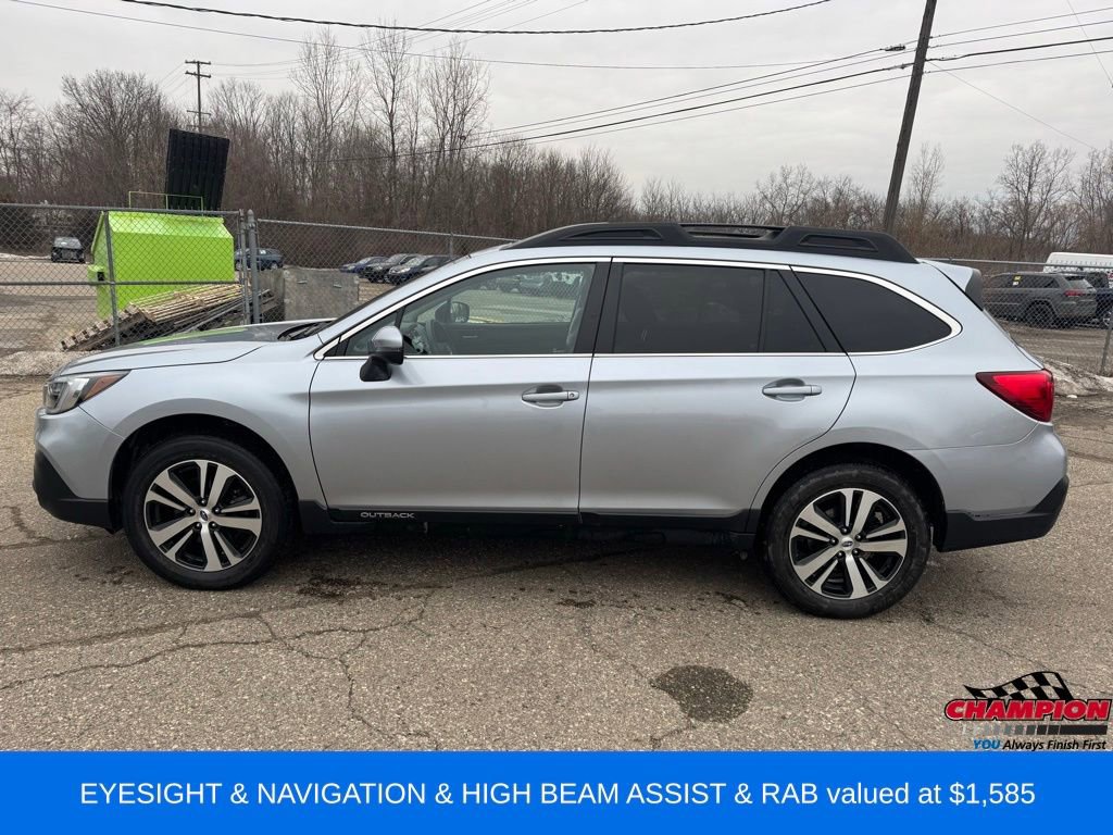 Used 2018 Subaru Outback 3.6R Limited image 2