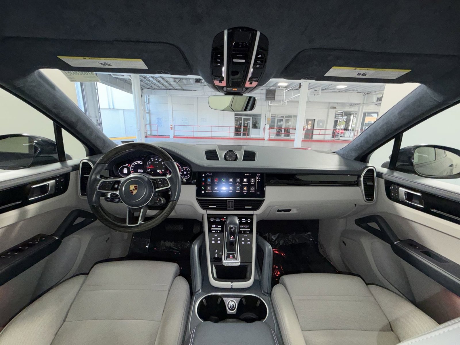 Used 2023 Porsche Cayenne Platinum Edition AWD/4WD image 23