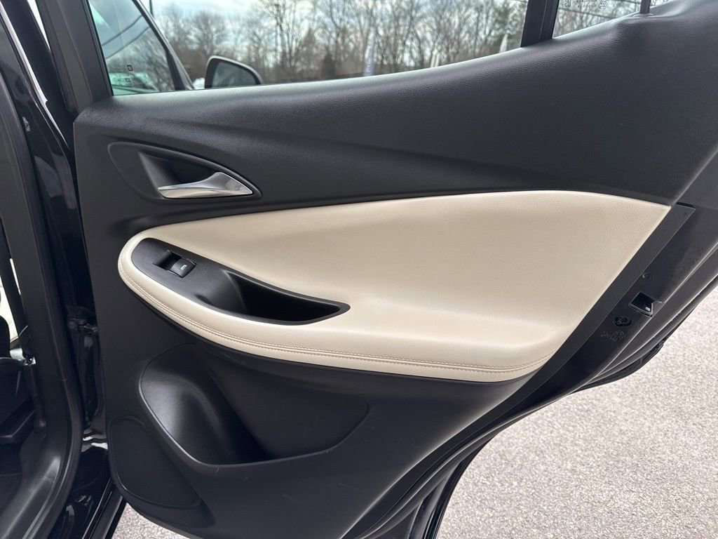 Used 2024 Buick Encore GX Avenir w/ Avenir Convenience Package image 29