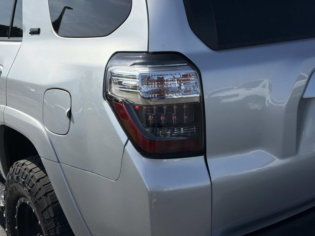 Used 2020 Toyota 4Runner SR5 Premium AWD/4WD image 12