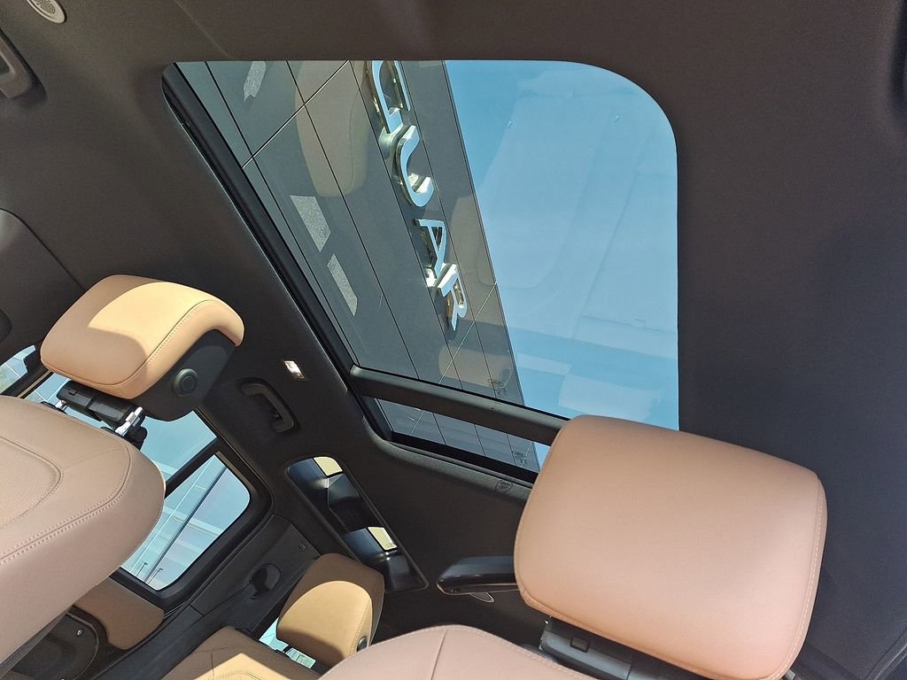 New 2026 Land Rover Defender 110 X-Dynamic SE AWD/4WD image 10