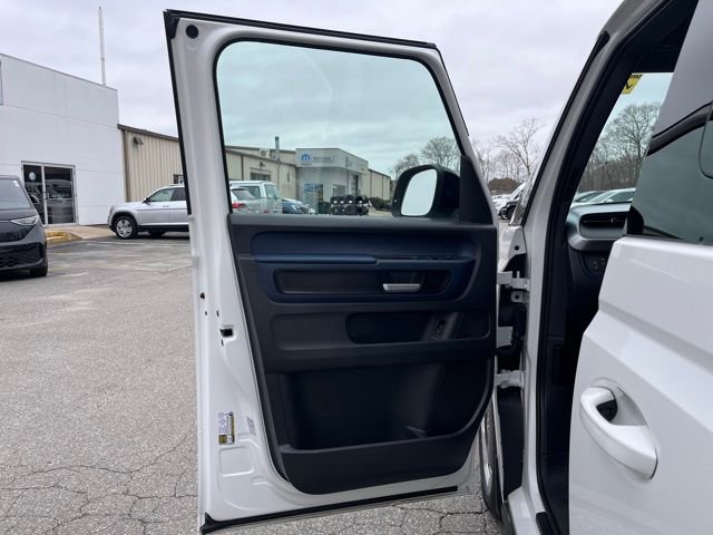 Certified 2025 Volkswagen ID. Buzz Pro S RWD image 34