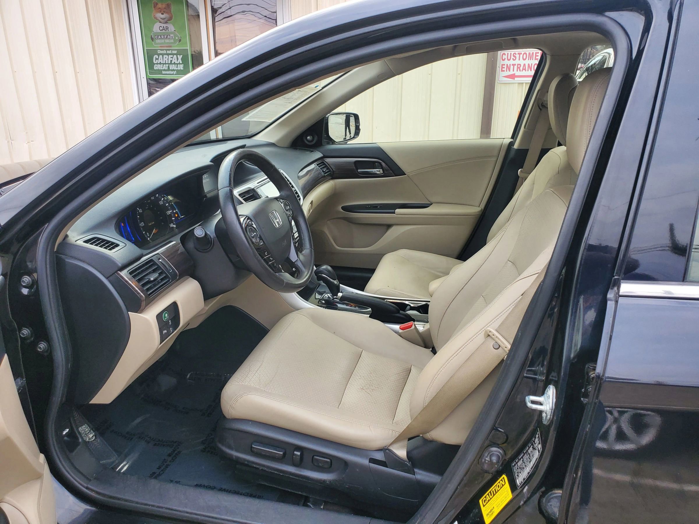 Used 2017 Honda Accord Touring image 6