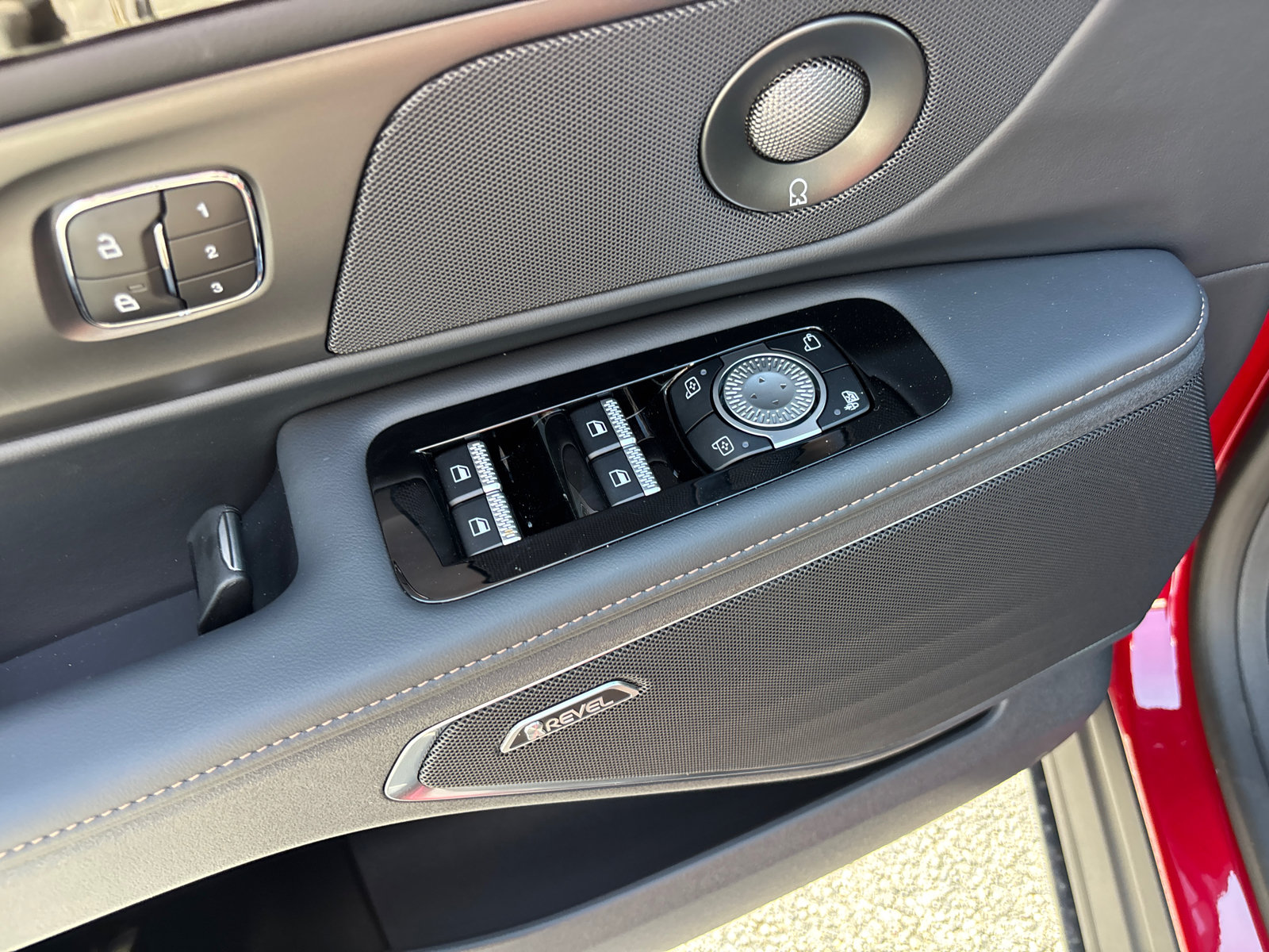 New 2026 Lincoln Nautilus Reserve AWD/4WD image 13
